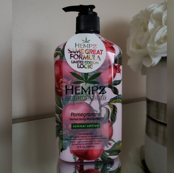 Hempz Limited Edition Body Moisturizer 🌞🌺 - Picture 1 of 2
